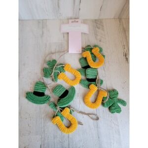Cupcakes cashmere St Patrick's Day Garland clover horseshoe hat plush